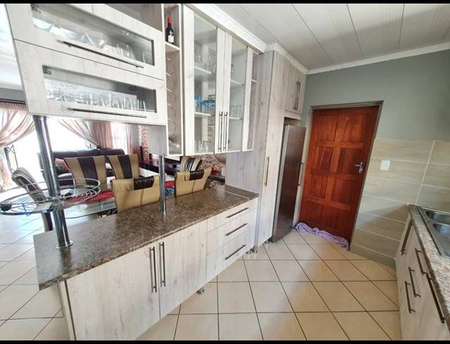 3 BEDROOM HOUSE FOR SALE IN HEATHERVIEW